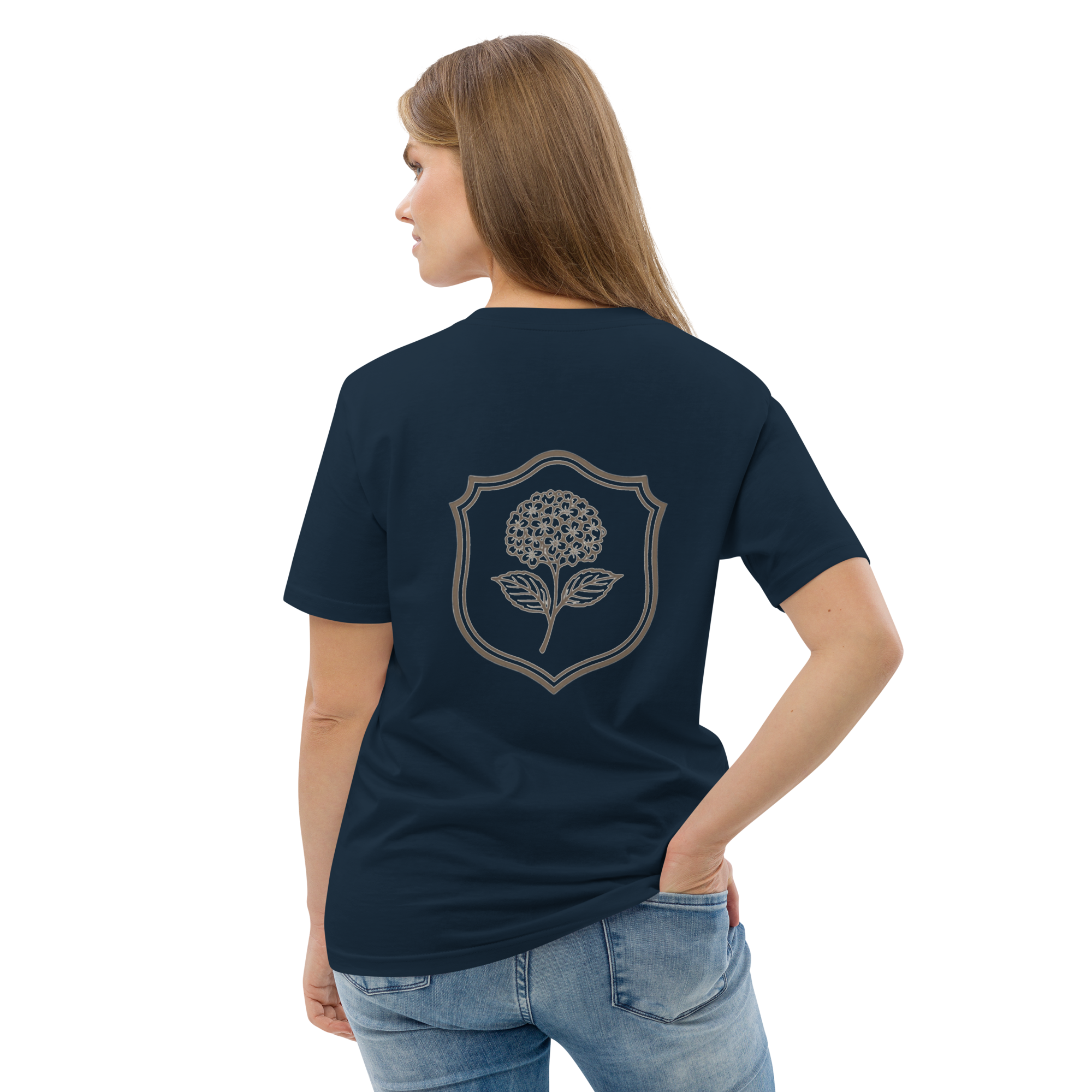 Vrouw draagt een donkerblauw unisex T-shirt van NaBeau